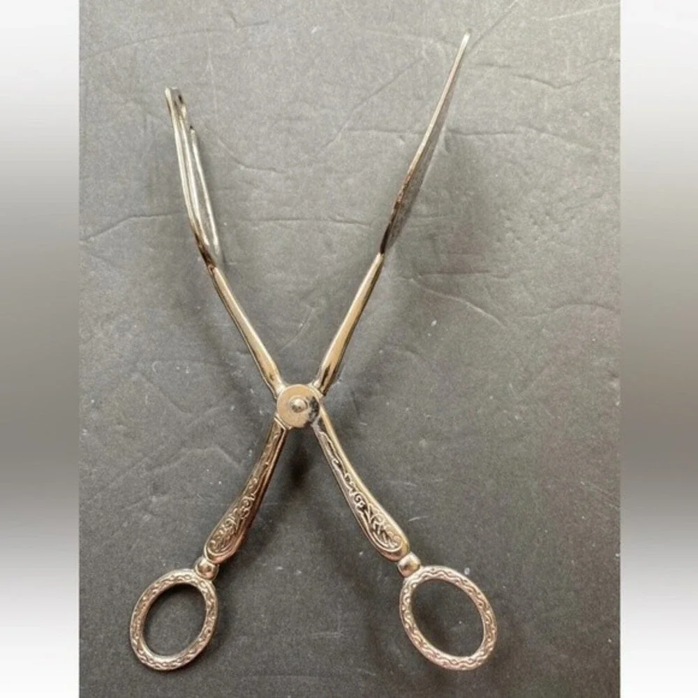 Vintage Silver Plated Floral Ornate Serving Bread ,Salad Server Scissor Tong